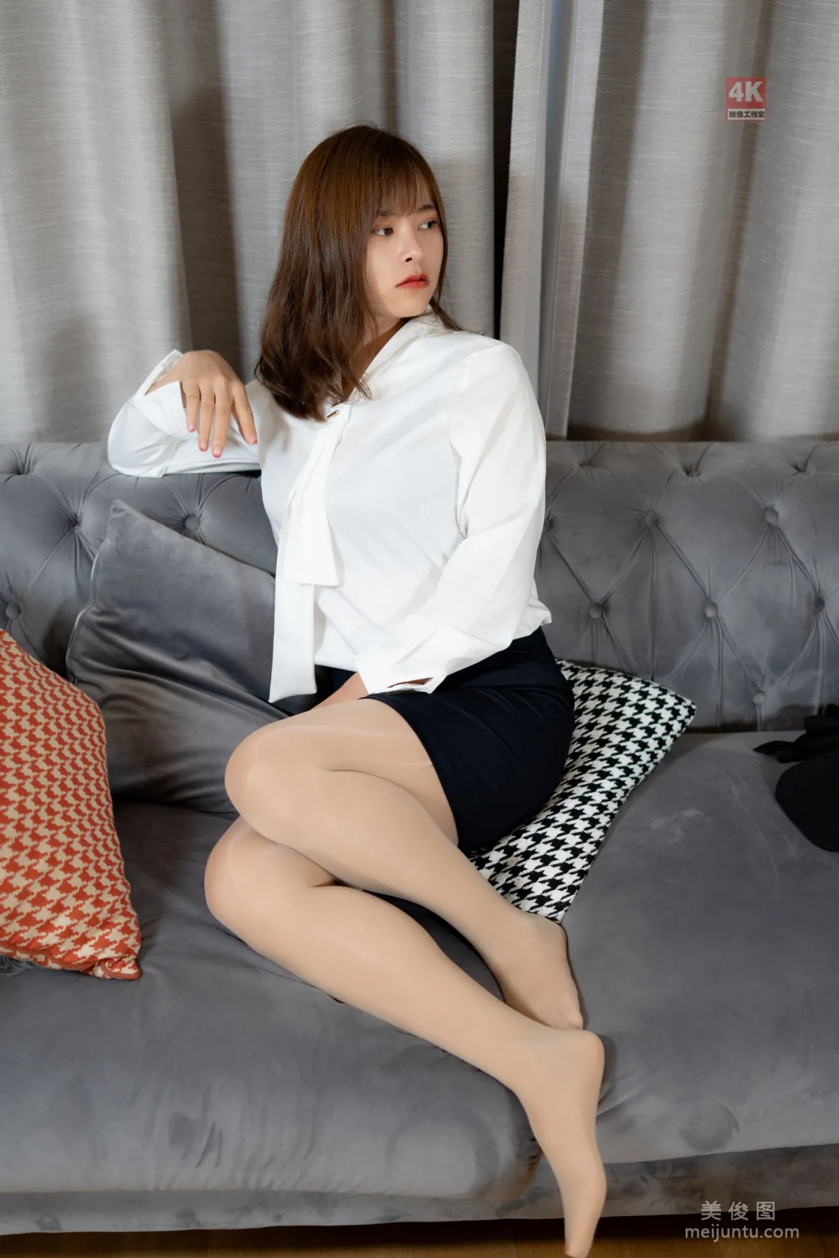 [麗櫃Ligui] 網絡麗人 Model 奈沐子 《複古的兩套日式OL》 22