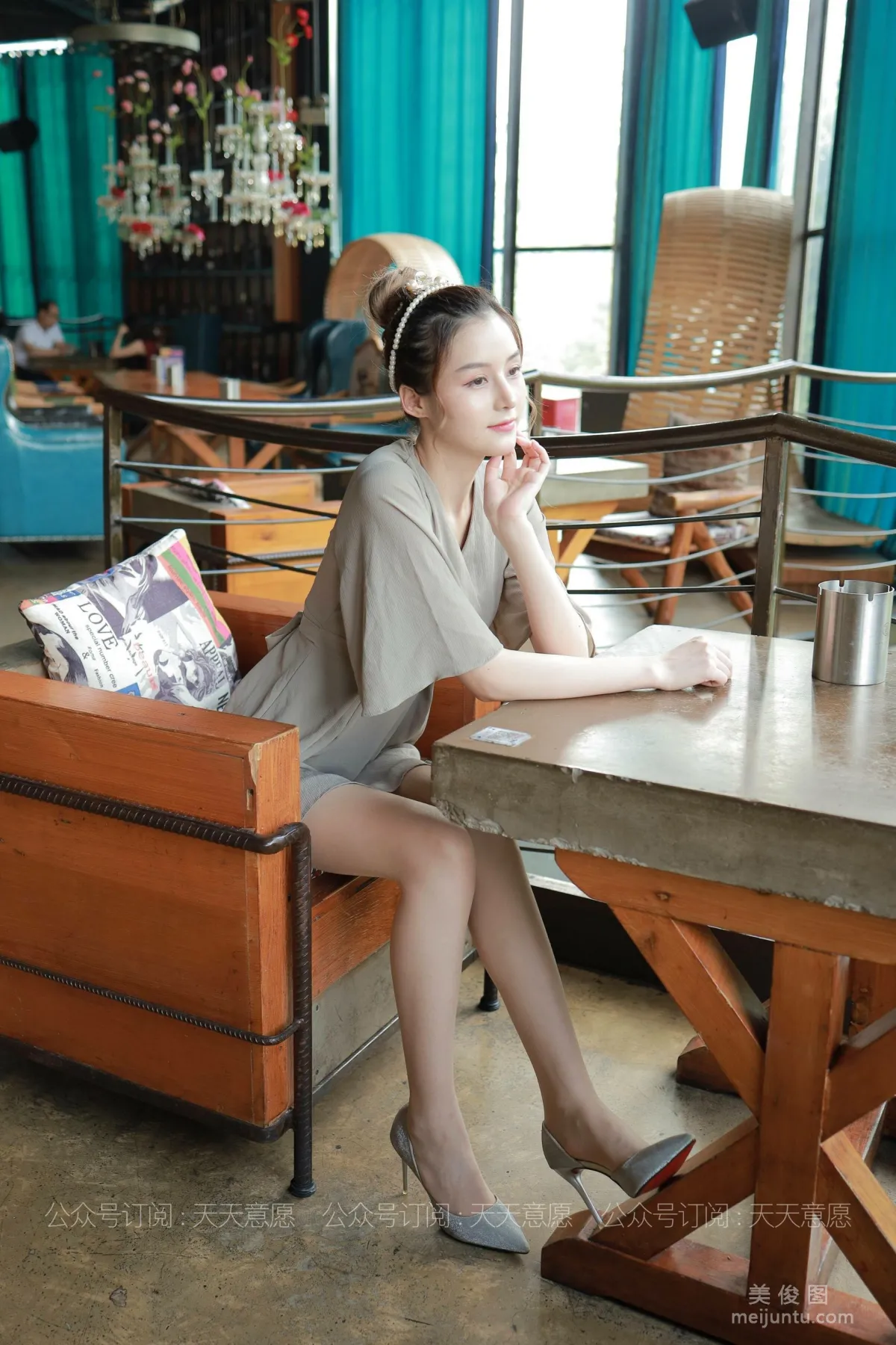 [IESS异思趣向] 丝享家 832：九妹《可甜可盐大长腿》 丝袜美腿套图13