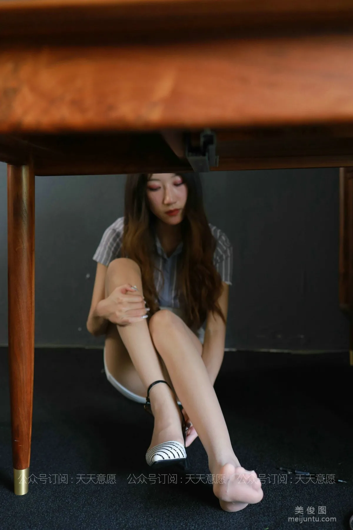 [IESS異思趣向] 絲享家829：怡怡《長腿實習生》 絲襪美腿套圖 40