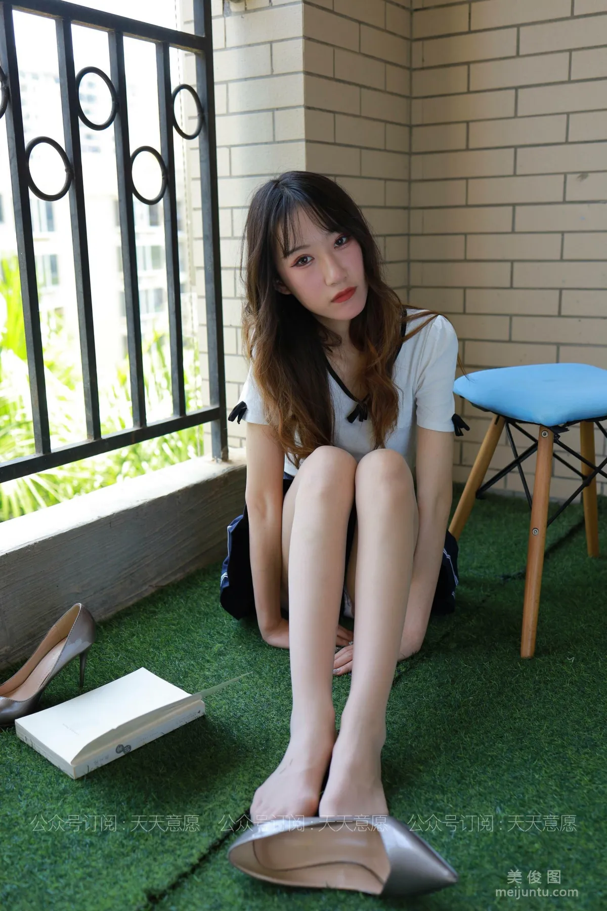 [IESS异思趣向] 丝享家 823：怡怡《长腿少女 新人报道》 丝袜美腿套图53