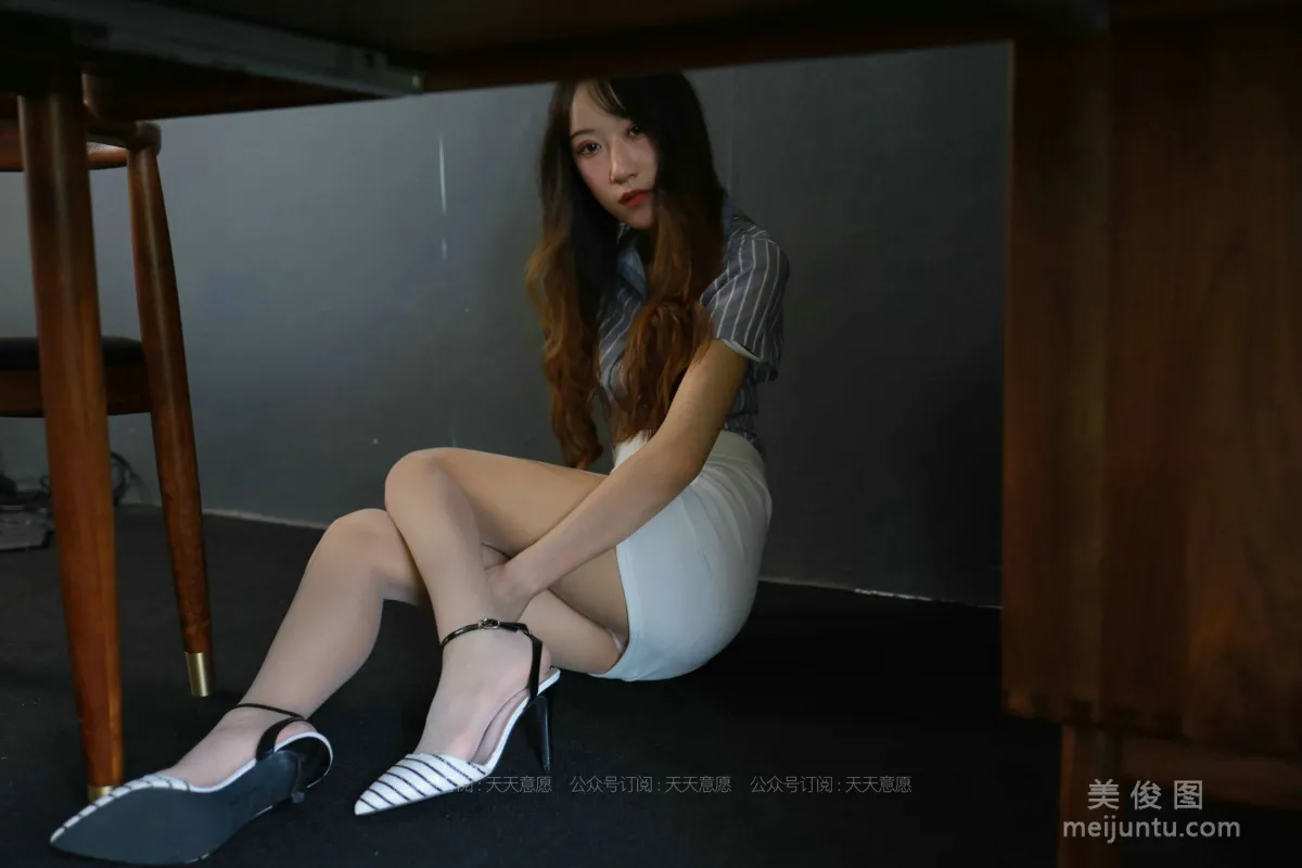 [IESS異思趣向] 絲享家829：怡怡《長腿實習生》 絲襪美腿套圖 35