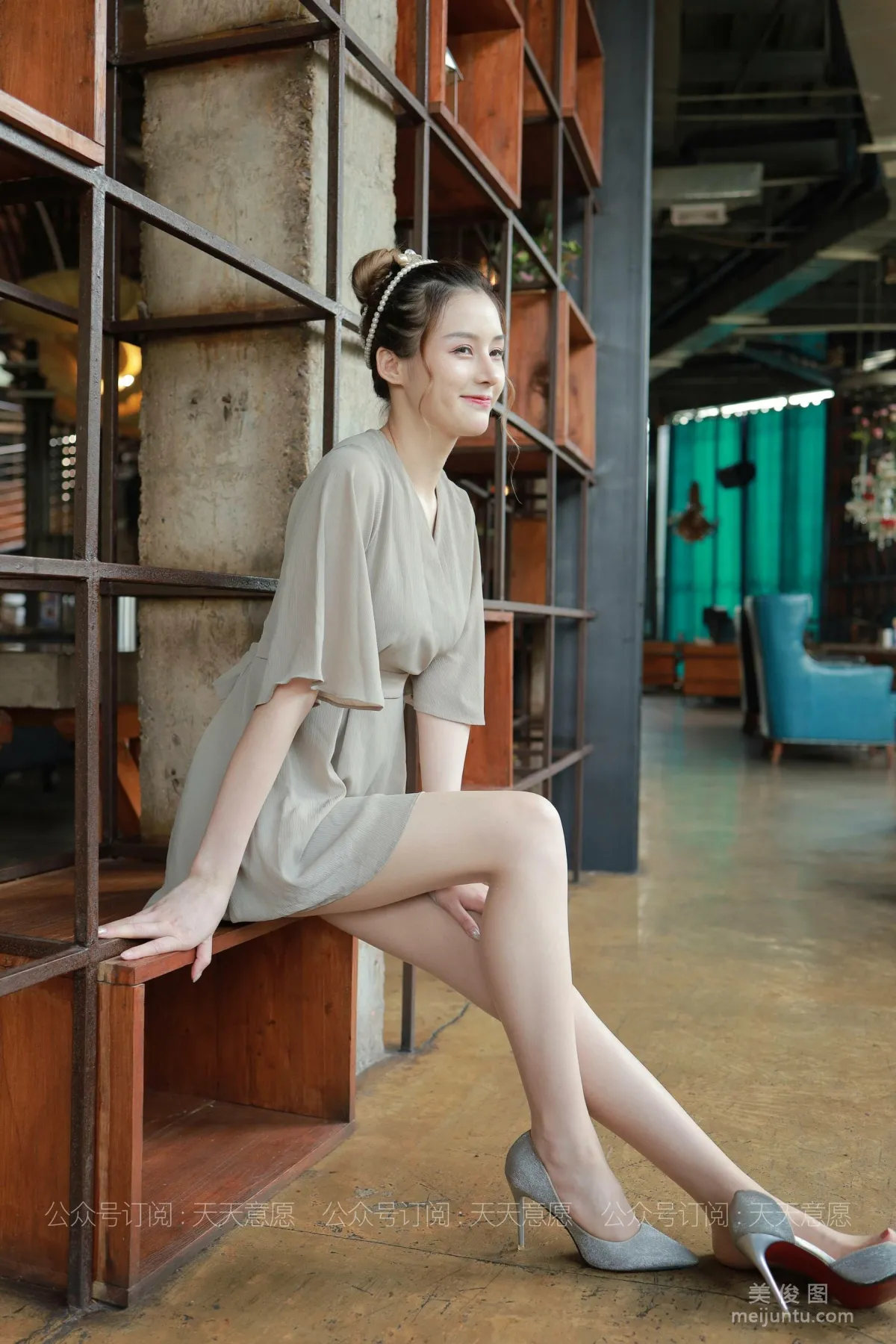 [IESS异思趣向] 丝享家 832：九妹《可甜可盐大长腿》 丝袜美腿套图3