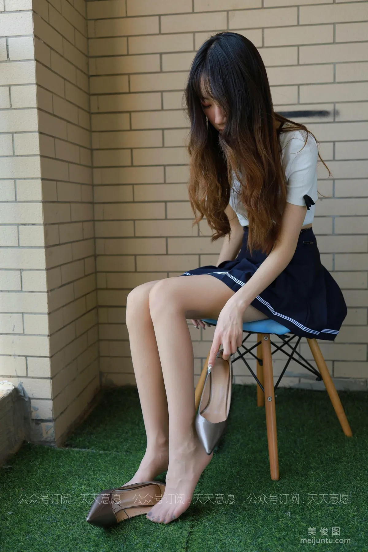 [IESS异思趣向] 丝享家 823：怡怡《长腿少女 新人报道》 丝袜美腿套图62