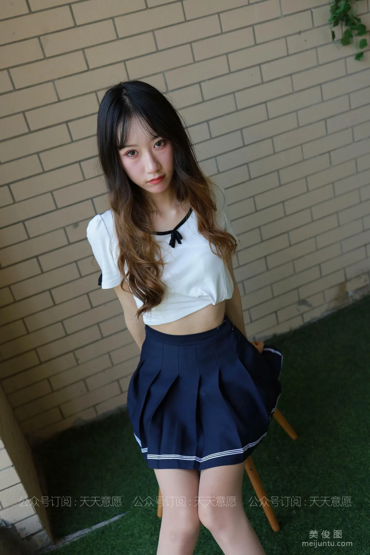 [IESS异思趣向] 丝享家 823：怡怡《长腿少女 新人报道》 丝袜美腿套图37