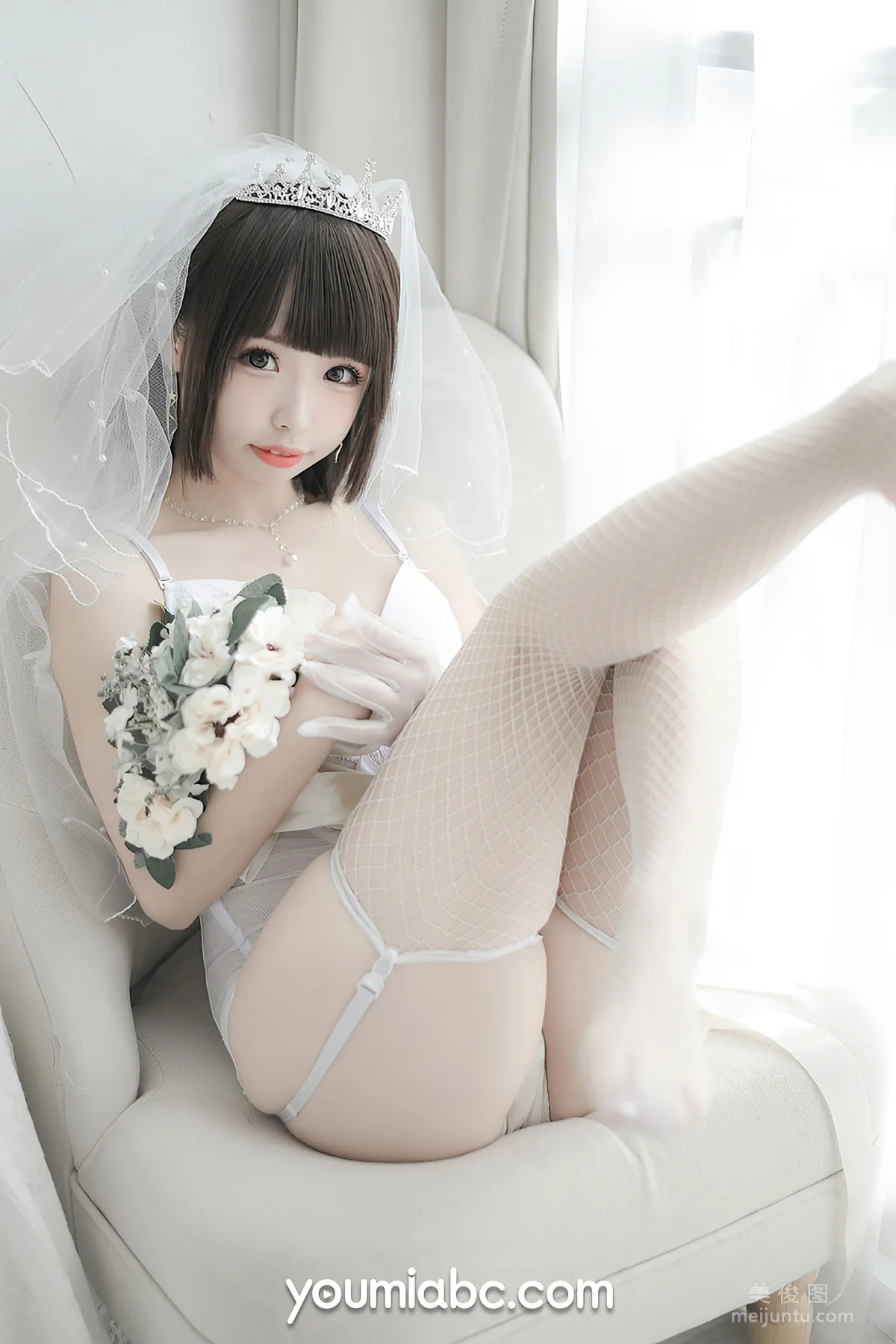 [尤蜜YouMi] 甜椒妙妙mio - 白皙花嫁 26