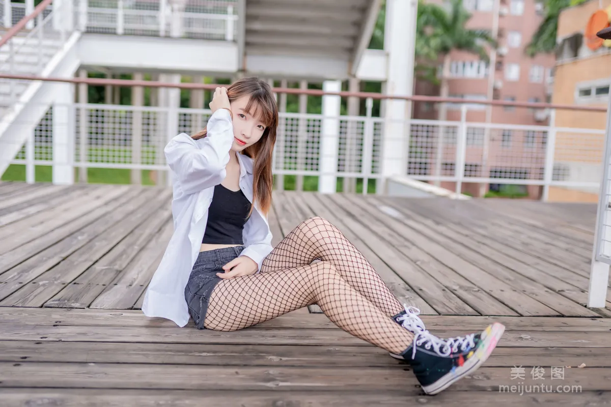 [喵糖映畫] VOL.422 網襪少女 寫真套圖 13
