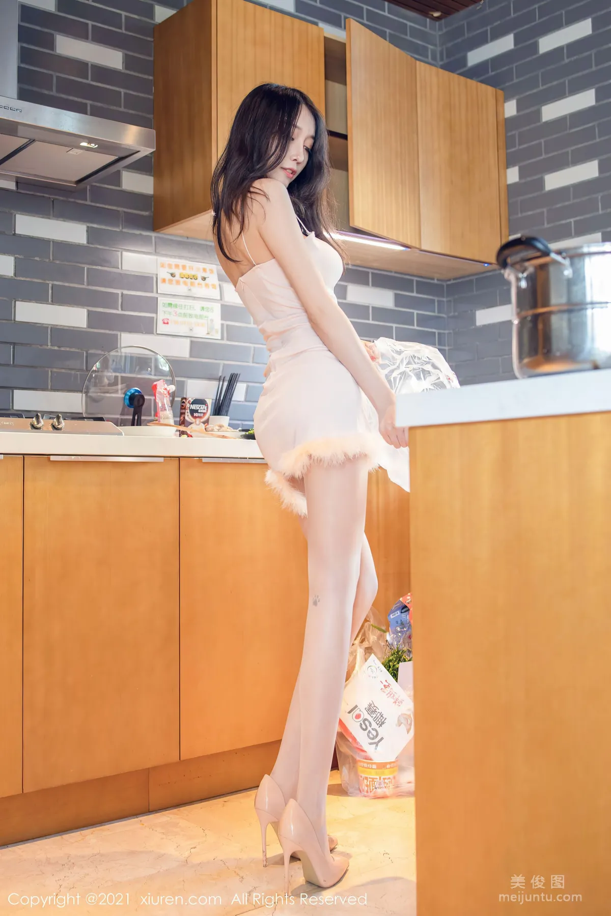 [秀人XiuRen] No.3310 玥兒玥er - 粉色的吊裙誘惑 9