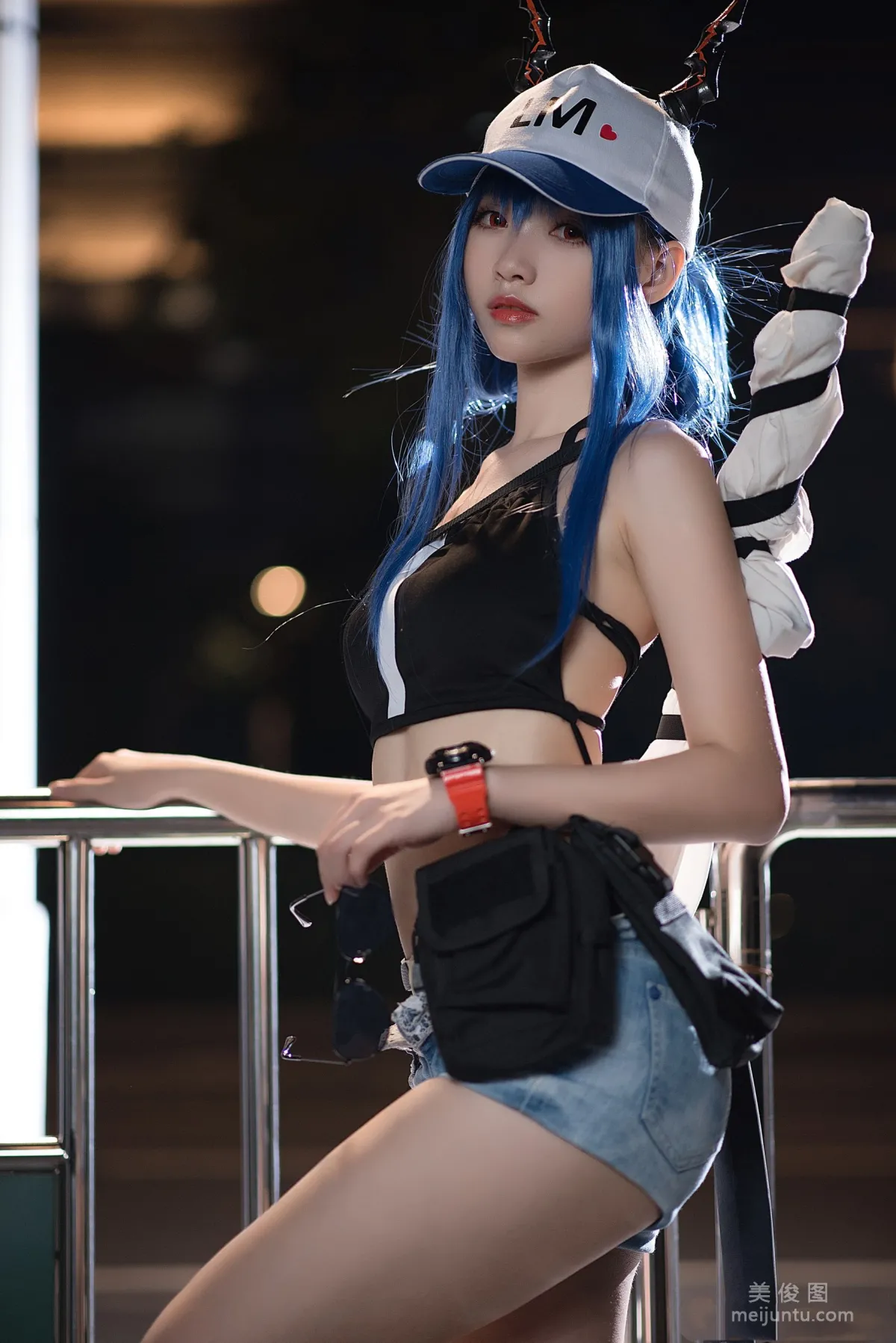 [COS福利] 大大卷卷小卷 - 女游客 陈 写真套图2