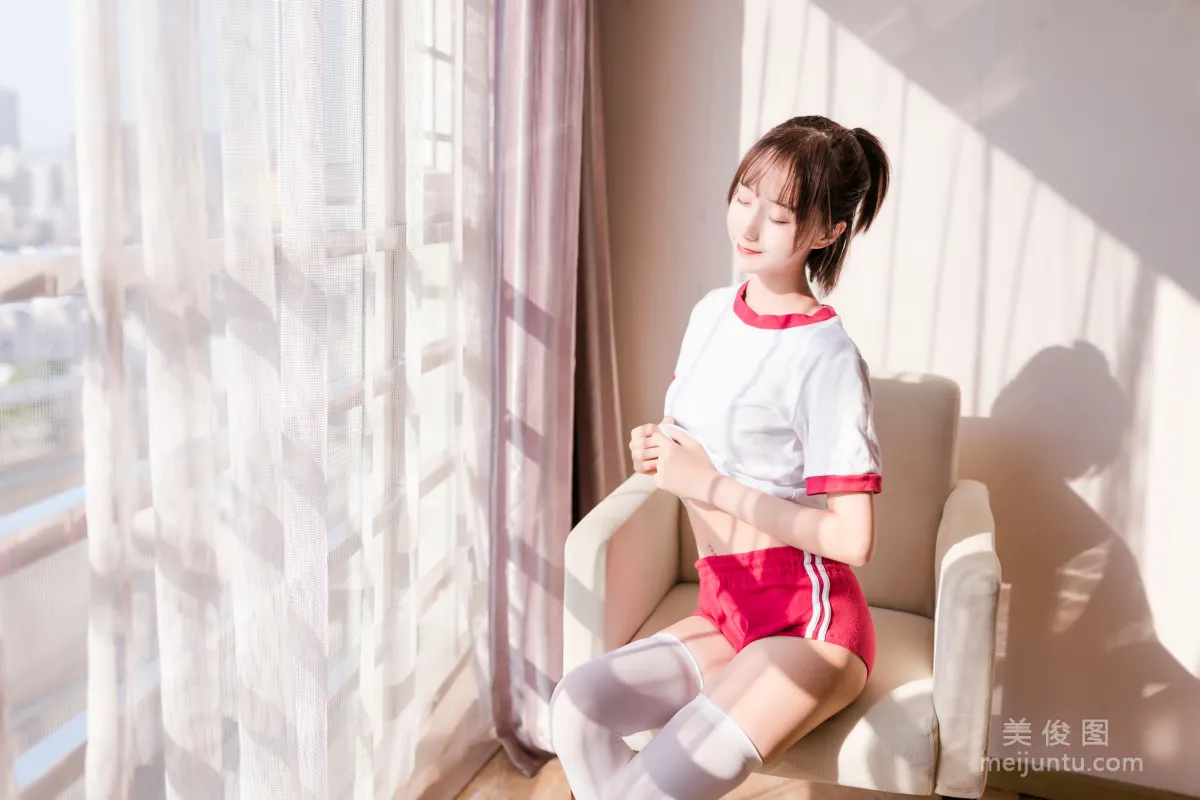 萌系小姐姐木綿綿OwO - 死庫水+體操服+女仆 寫真套圖 13