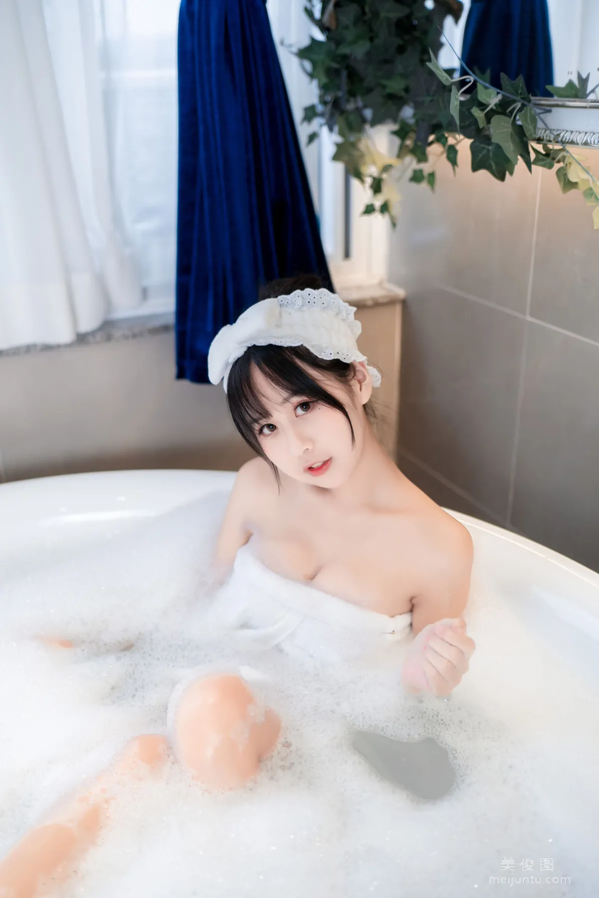 [COS福利] 陽光美少女萌芽兒o0 - 浴巾 23