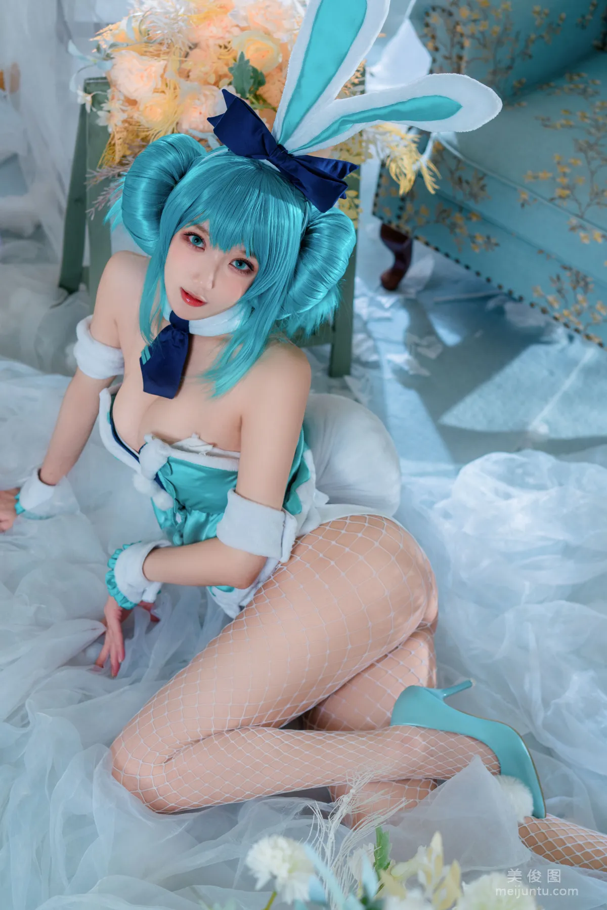 [COS福利] 阿包也是兔娘 - 白兔miku11