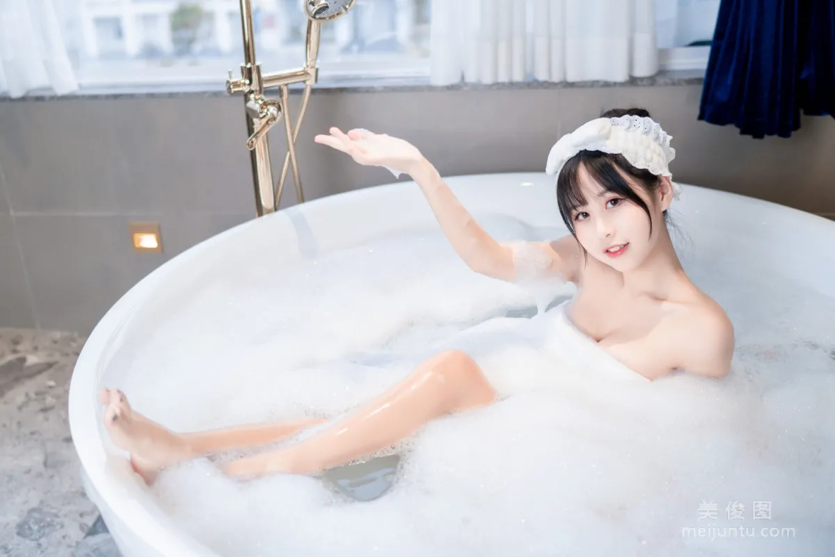 [COS福利] 陽光美少女萌芽兒o0 - 浴巾 27