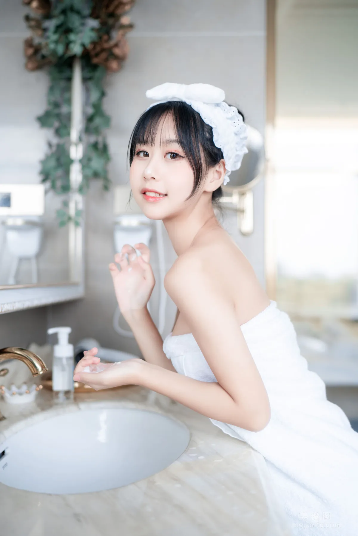 [COS福利] 陽光美少女萌芽兒o0 - 浴巾 6