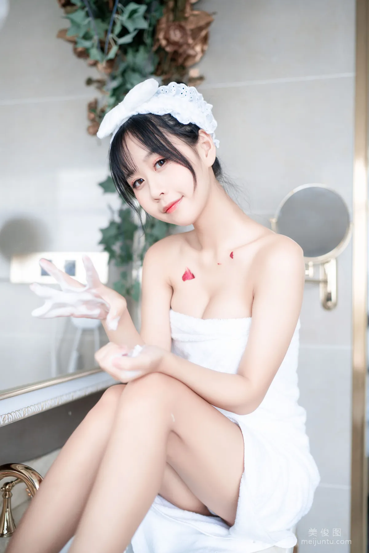 [COS福利] 陽光美少女萌芽兒o0 - 浴巾 8