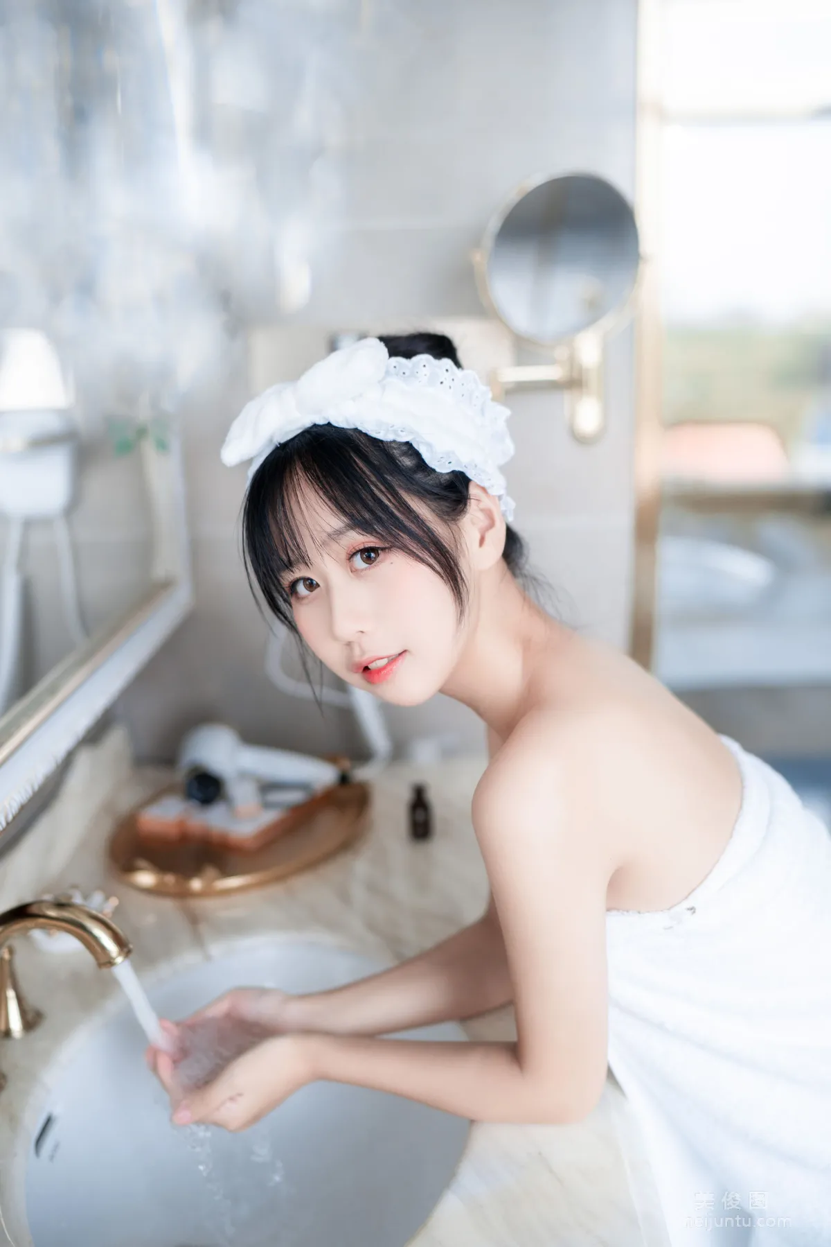 [COS福利] 陽光美少女萌芽兒o0 - 浴巾 5
