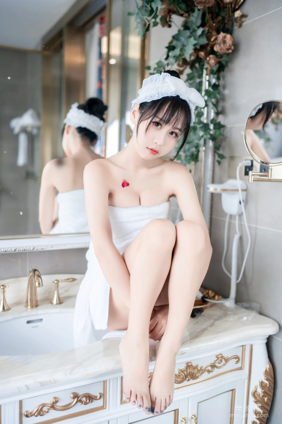 [COS福利] 陽光美少女萌芽兒o0 - 浴巾 10
