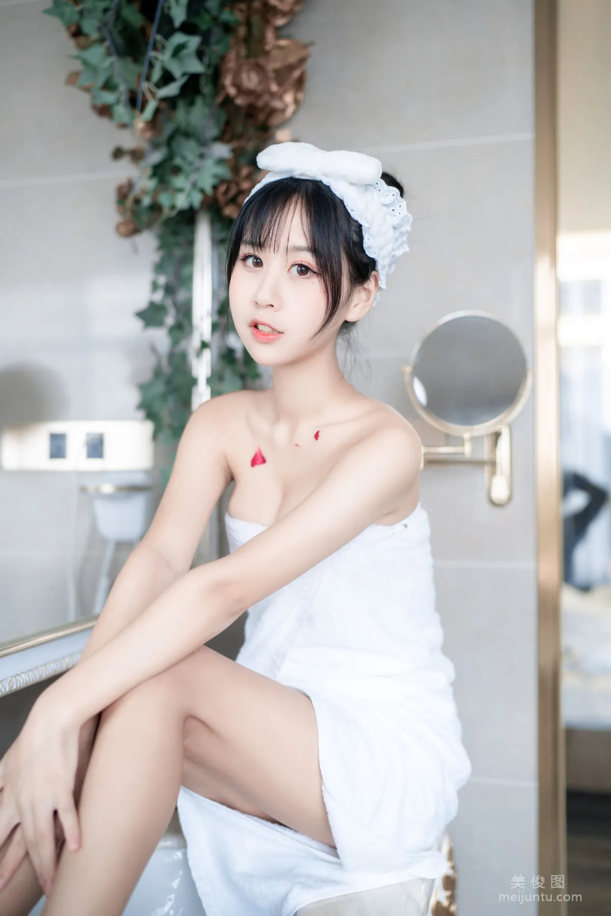 [COS福利] 陽光美少女萌芽兒o0 - 浴巾 7