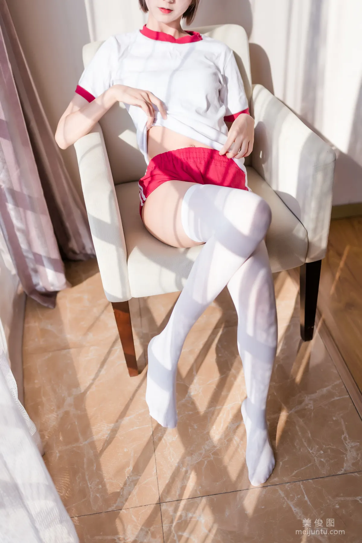 萌系小姐姐木綿綿OwO - 死庫水+體操服+女仆 寫真套圖 14