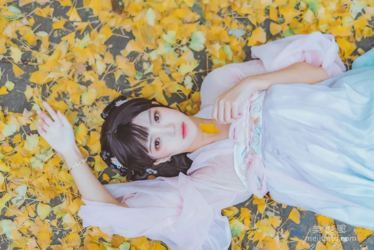 [COS福利] 桜桃喵 - 溫柔之漢服銀杏 7