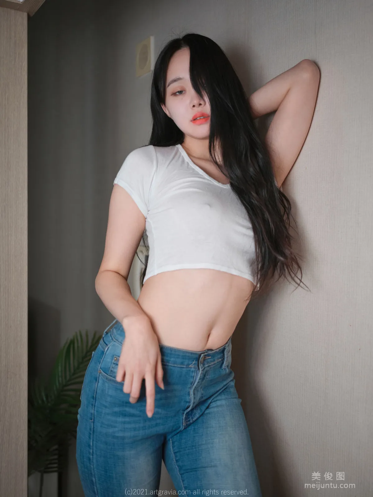 [ARTGRAVIA] VOL.244 Inah - 緊身牛仔褲的誘惑 12