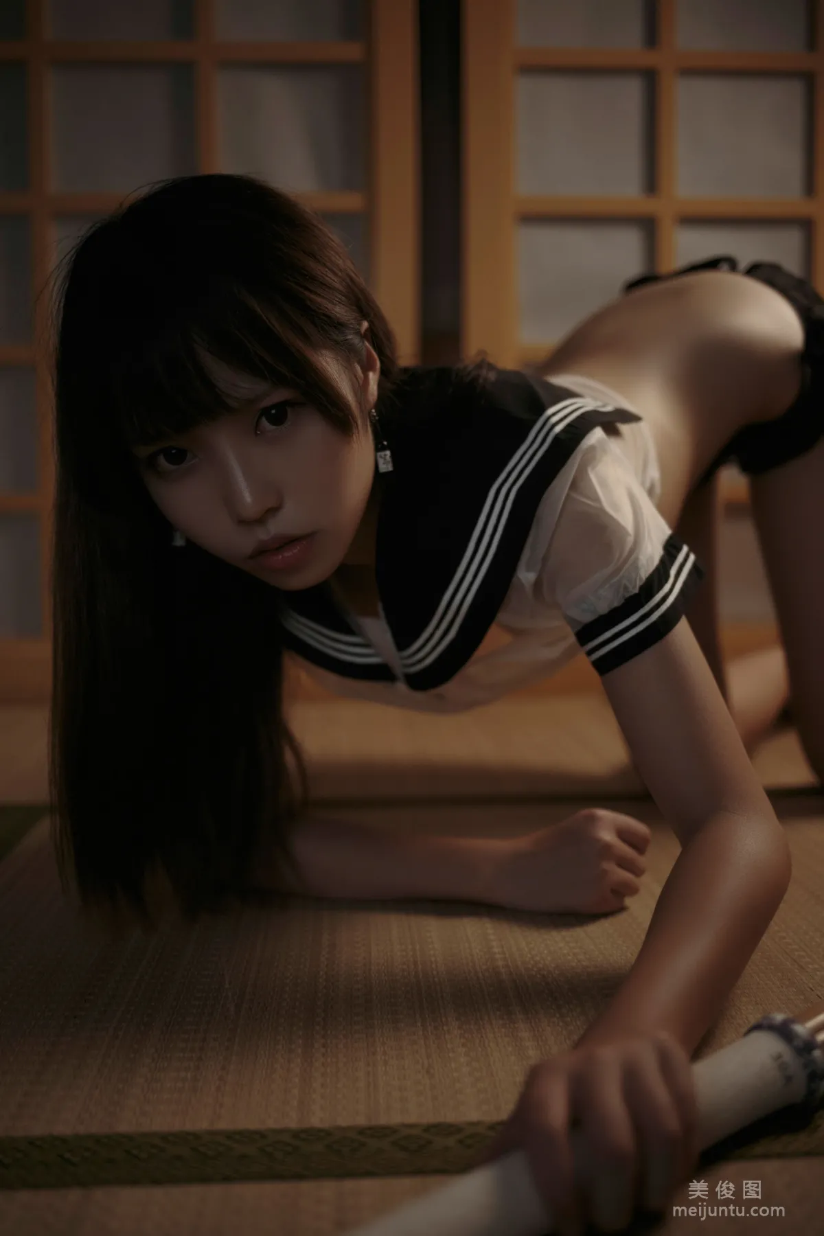 [COS福利] 白易子教主 - 透明水手服 寫真套圖 16