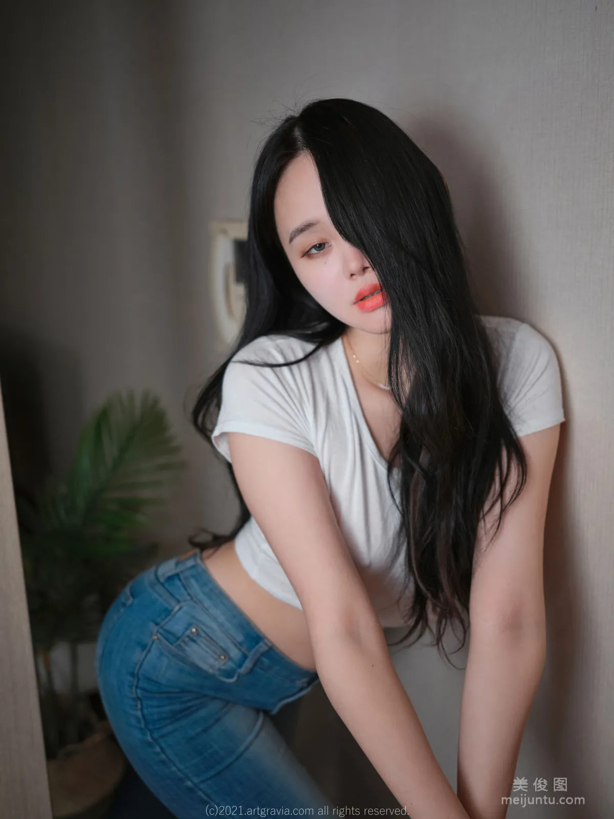 [ARTGRAVIA] VOL.244 Inah - 緊身牛仔褲的誘惑 13