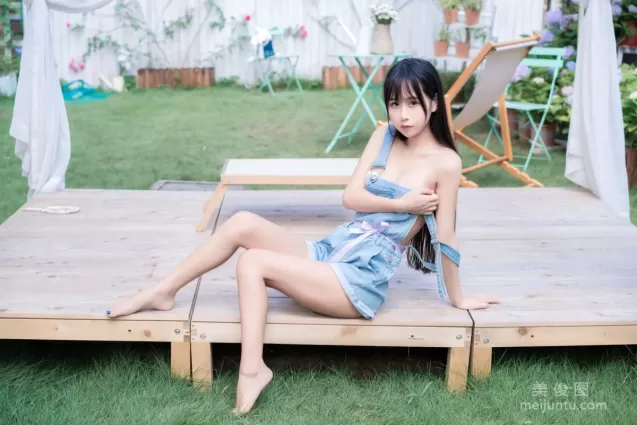 [COS福利] 萌芽兒o0 - 西瓜與夏天 寫真套圖