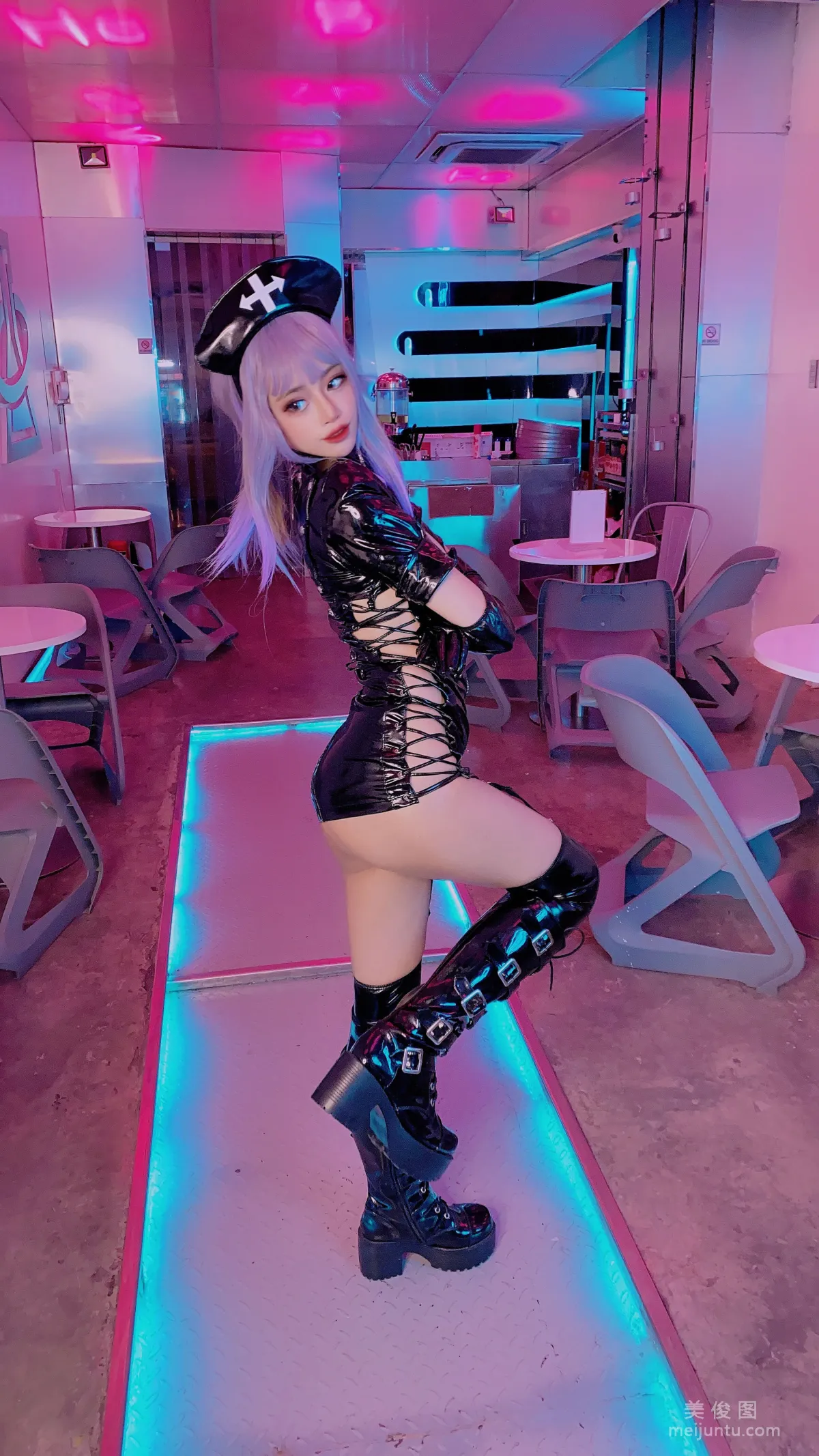 [COS福利] 日本性感萝莉Byoru - Shiro x Kuro 写真套图7