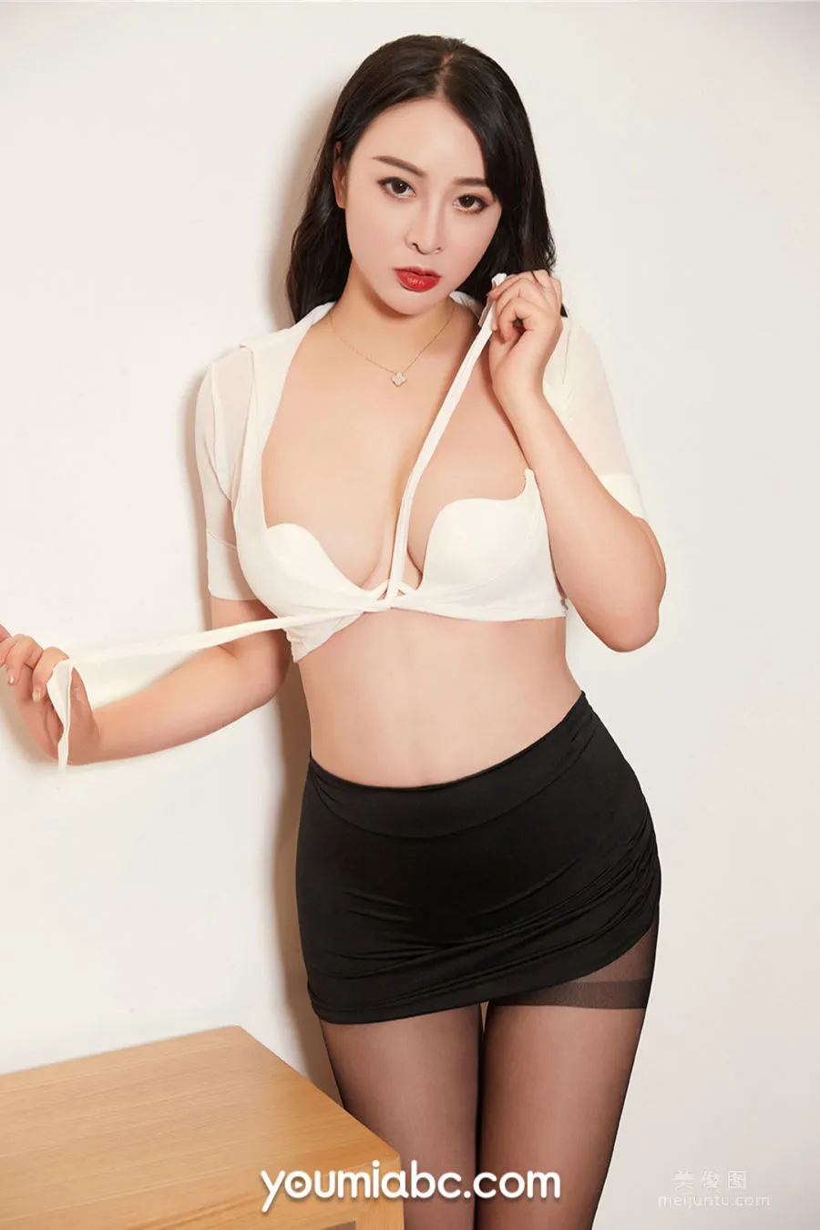 [尤蜜YouMiabc]  周欣琪 - 腿间の秘密18