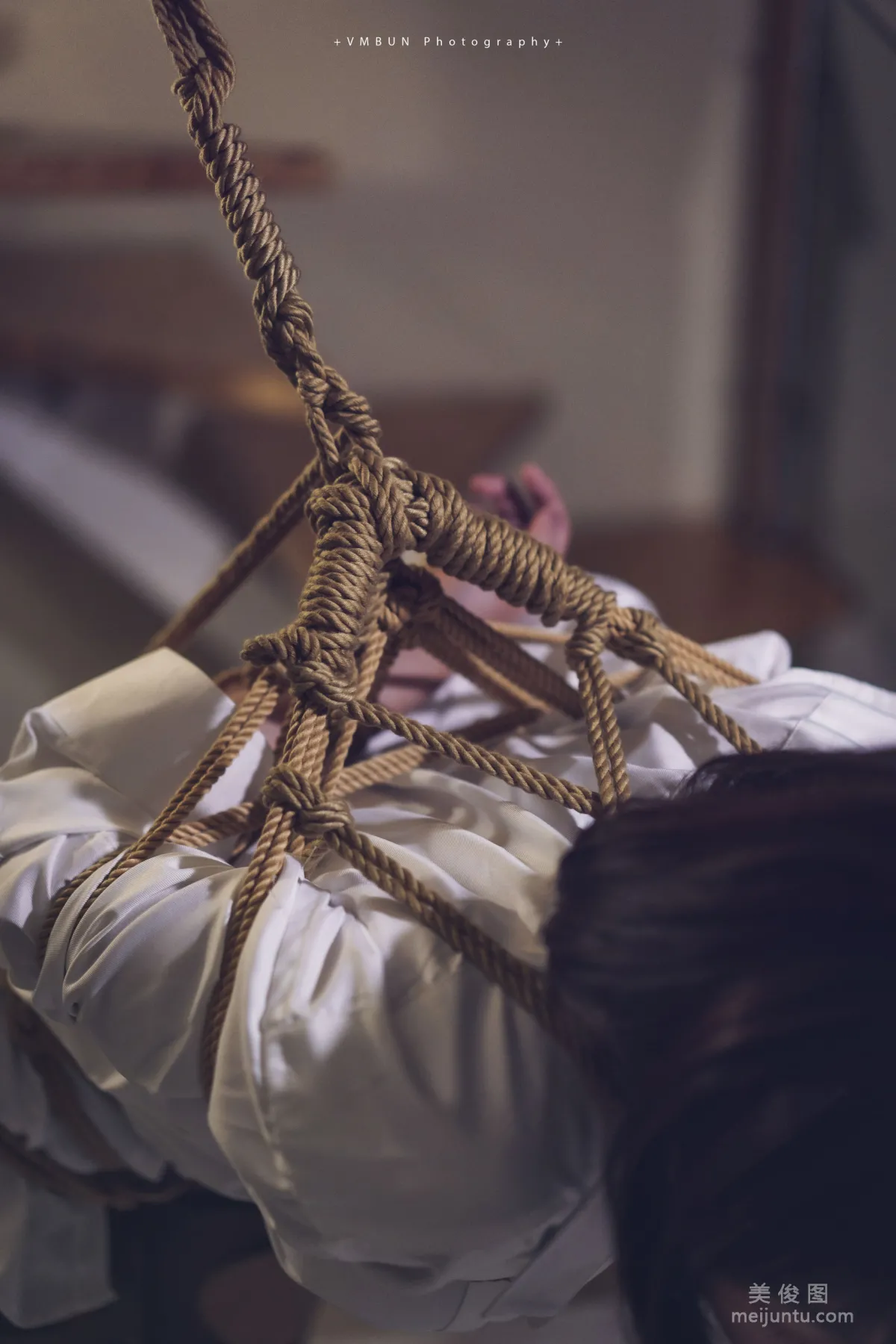 [COS福利] 啊日日_Ganlory - 吊挂式后辈 写真套图13