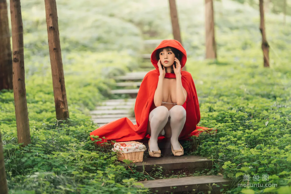 [COS福利] 奈汐醬nice - 大紅帽 寫真套圖 18