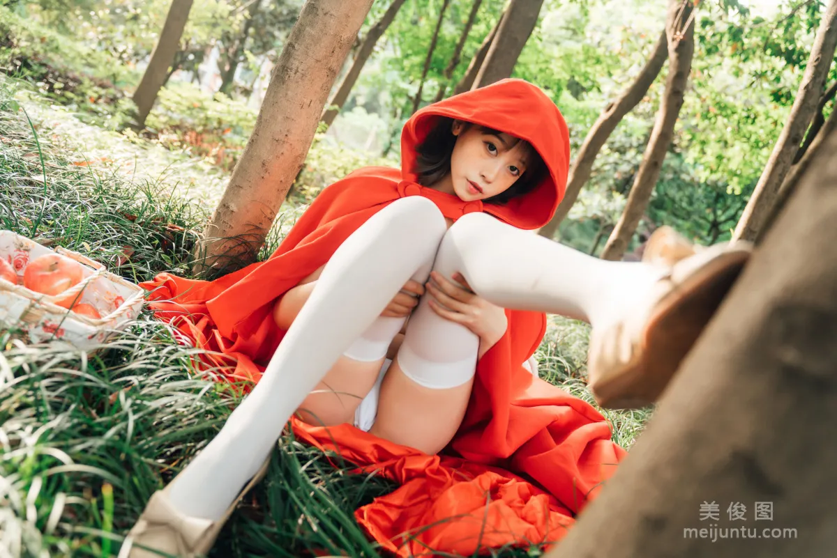 [COS福利] 奈汐醬nice - 大紅帽 寫真套圖 12