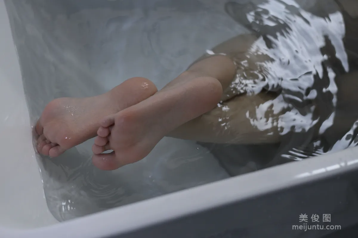 [COS福利] PAKI醬 - 浮沉 寫真套圖 22