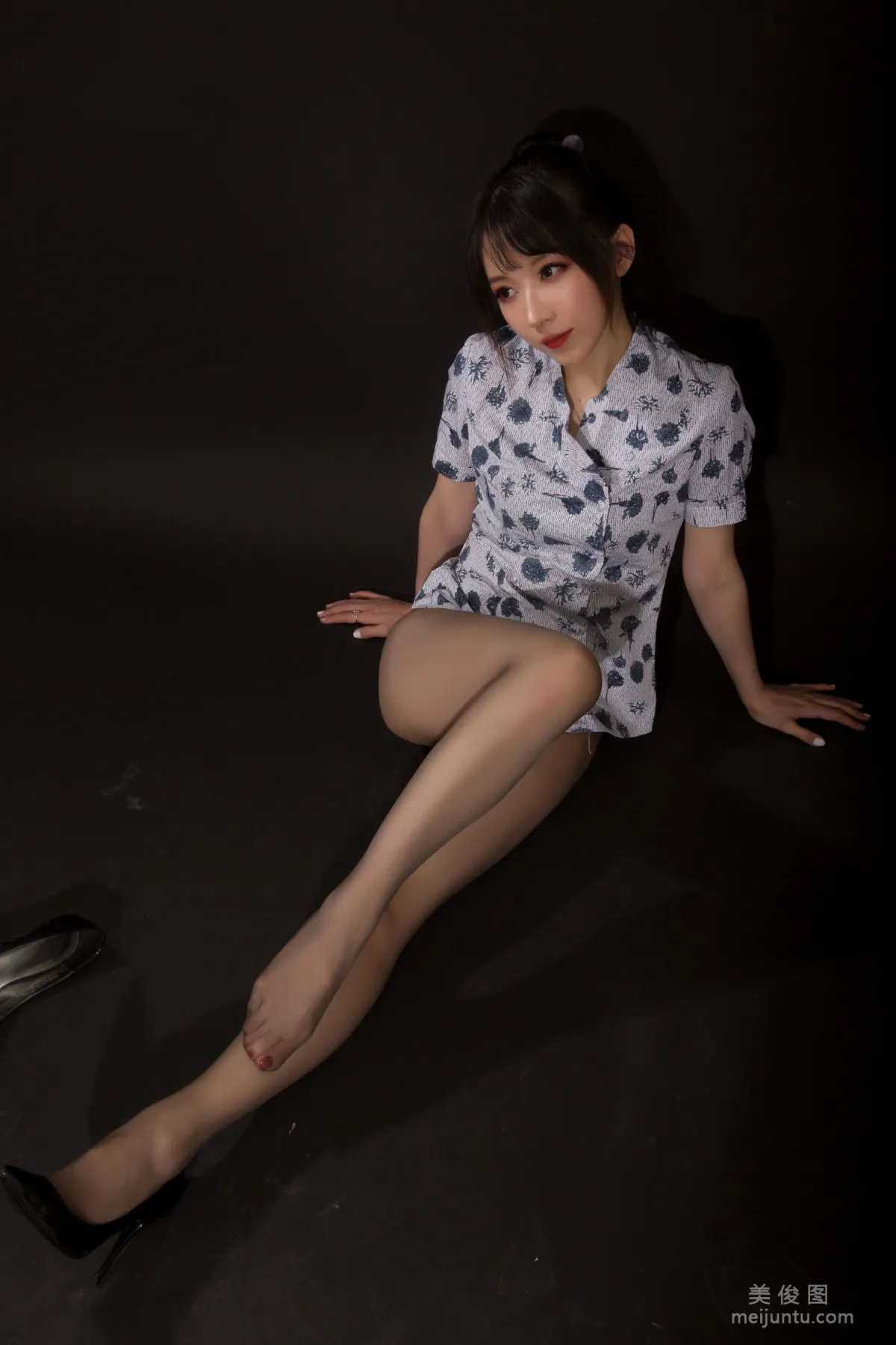 [COS福利] 鬥魚主播小女巫露娜 - 東航棚拍 4