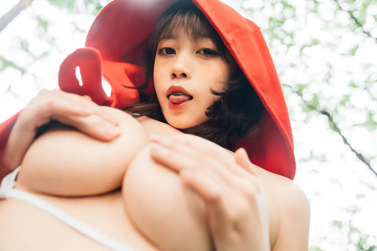 [COS福利] 奈汐醬nice - 大紅帽 寫真套圖 22
