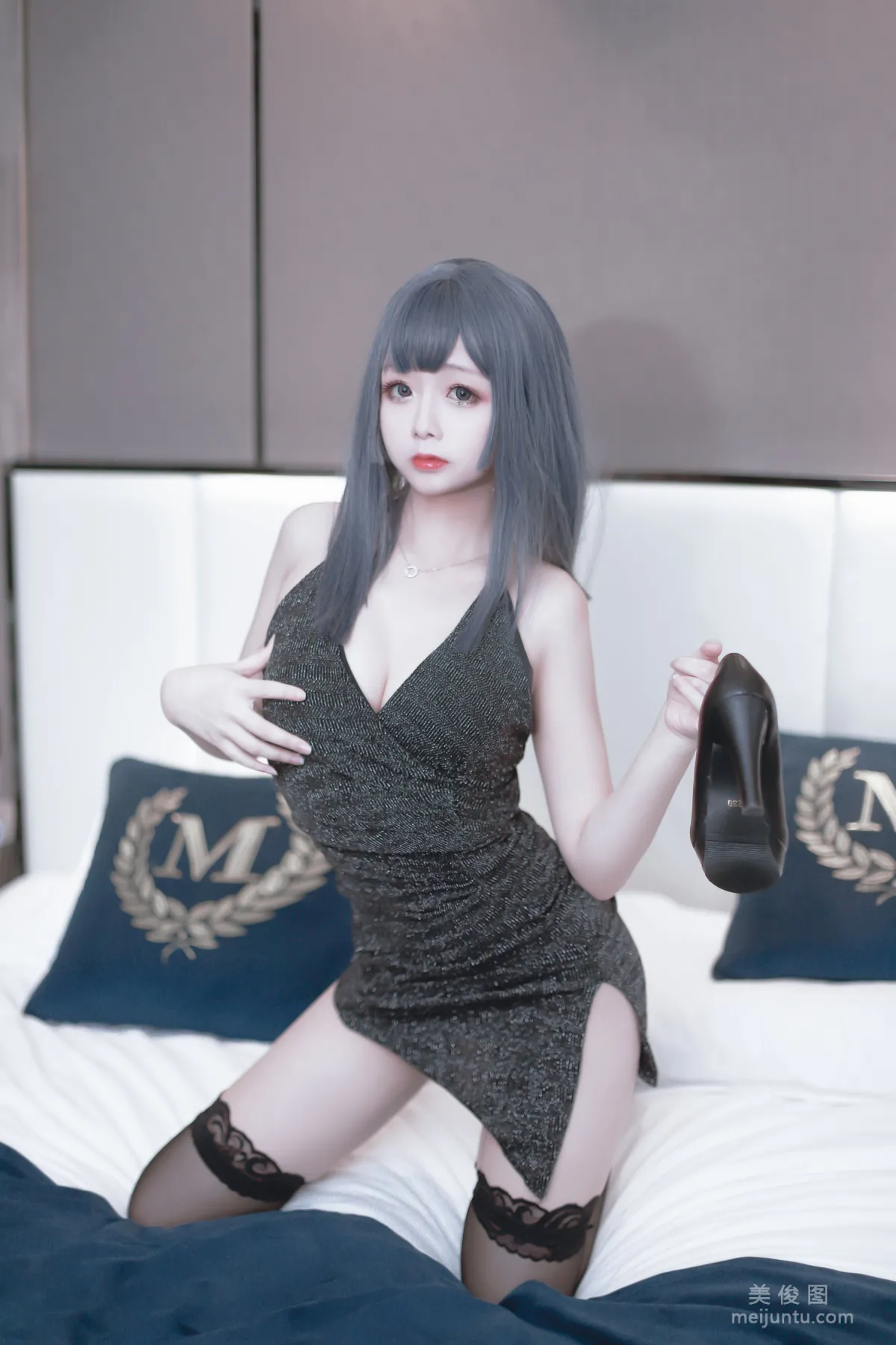 Cosplay日奈嬌 - 黑色禮服 寫真套圖 1