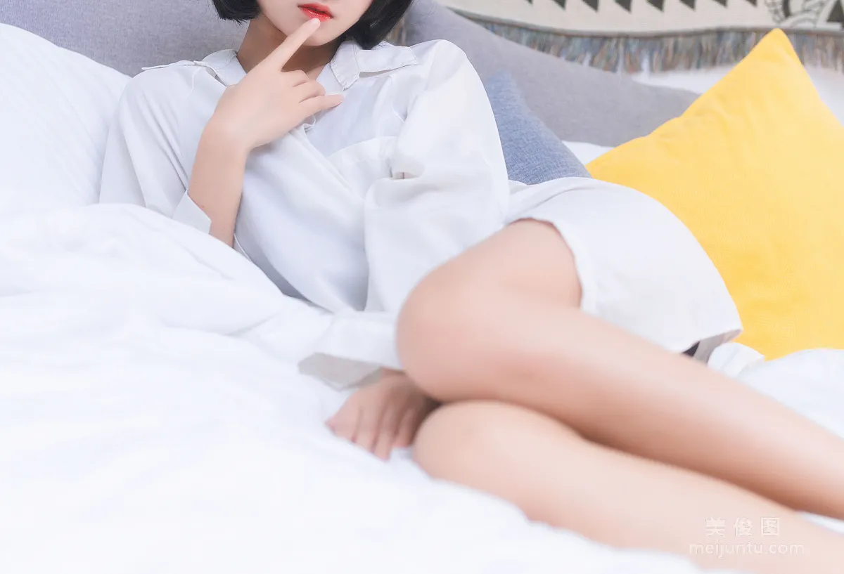 [COS福利] 微博妹子三度_69 - 衬衫日常 写真套图9