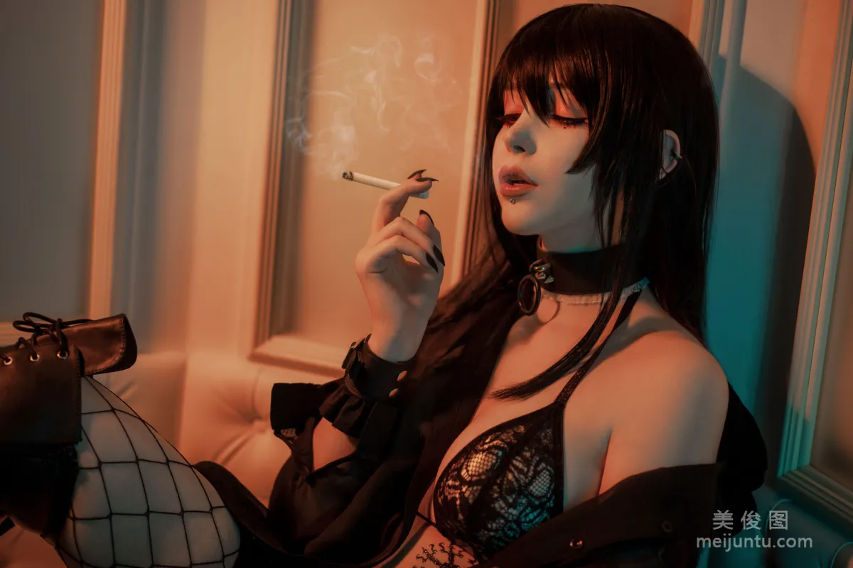 国外美女SayaTheFox - Zenith4