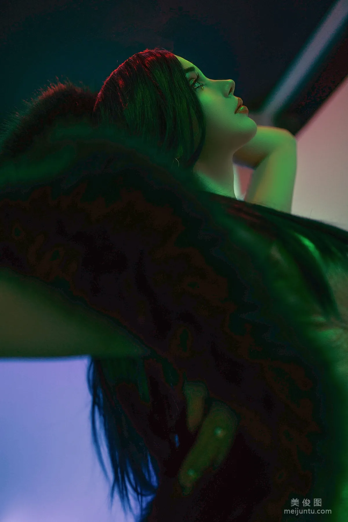 國外美女SayaTheFox - Cyberpunk Dress 6