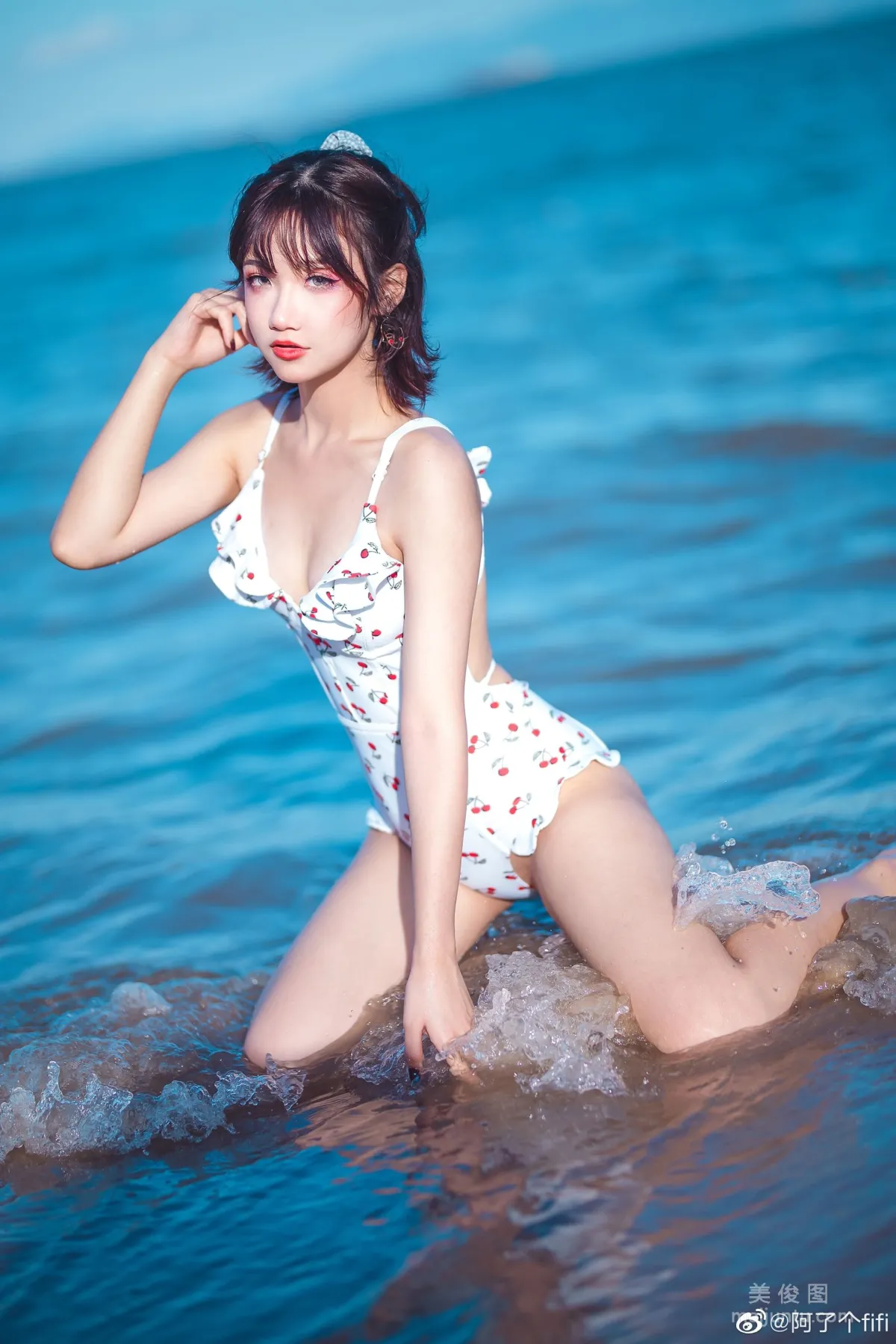 [COS福利] 動漫博主阿了個fifi - 夏天泳裝 寫真套圖 12