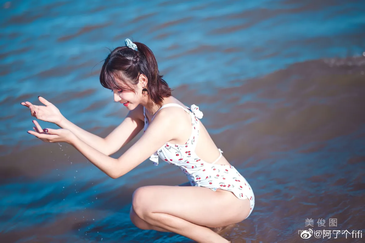 [COS福利] 動漫博主阿了個fifi - 夏天泳裝 寫真套圖 6