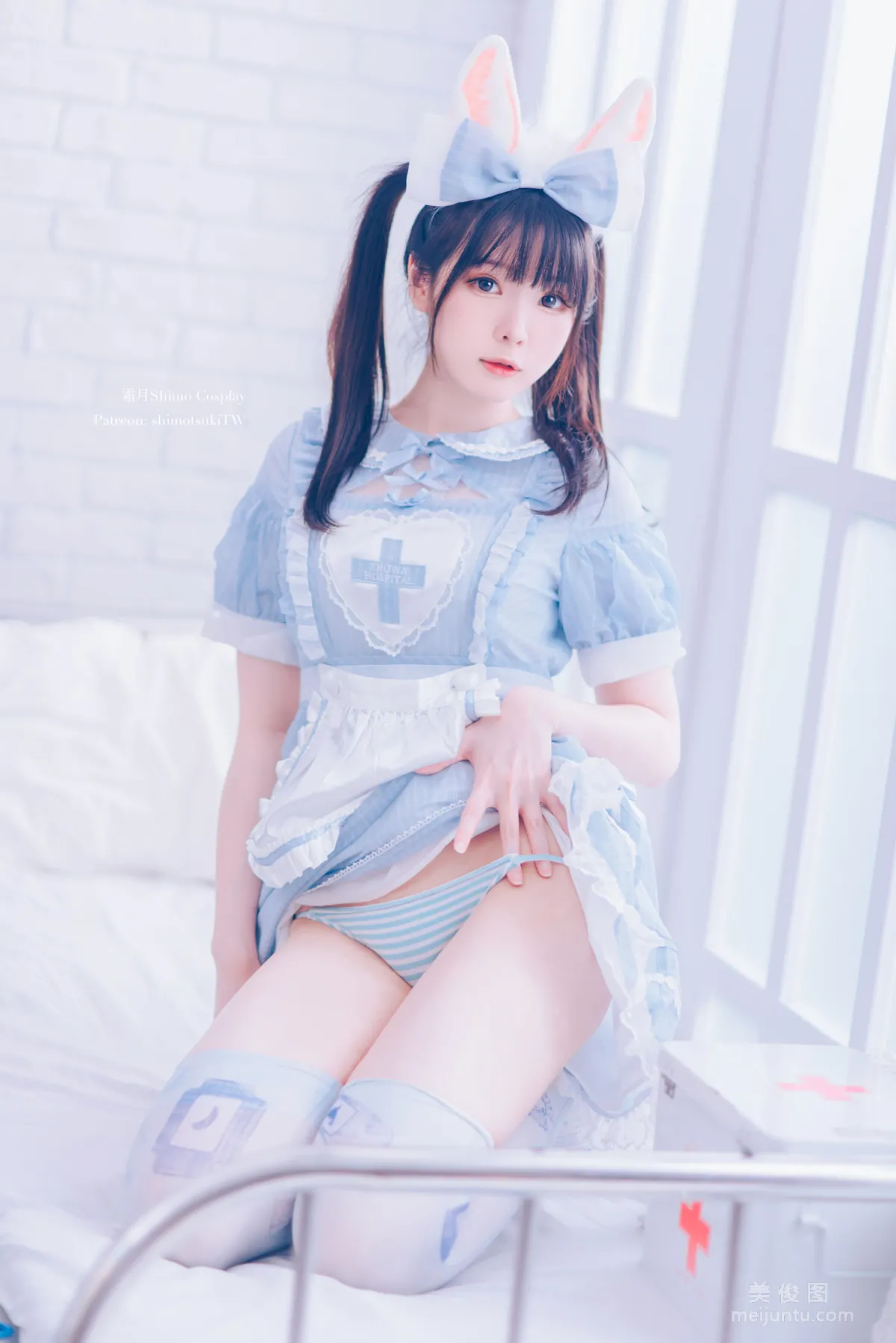 [COS福利] 微博妹紙霜月shimo - 女仆裙 11
