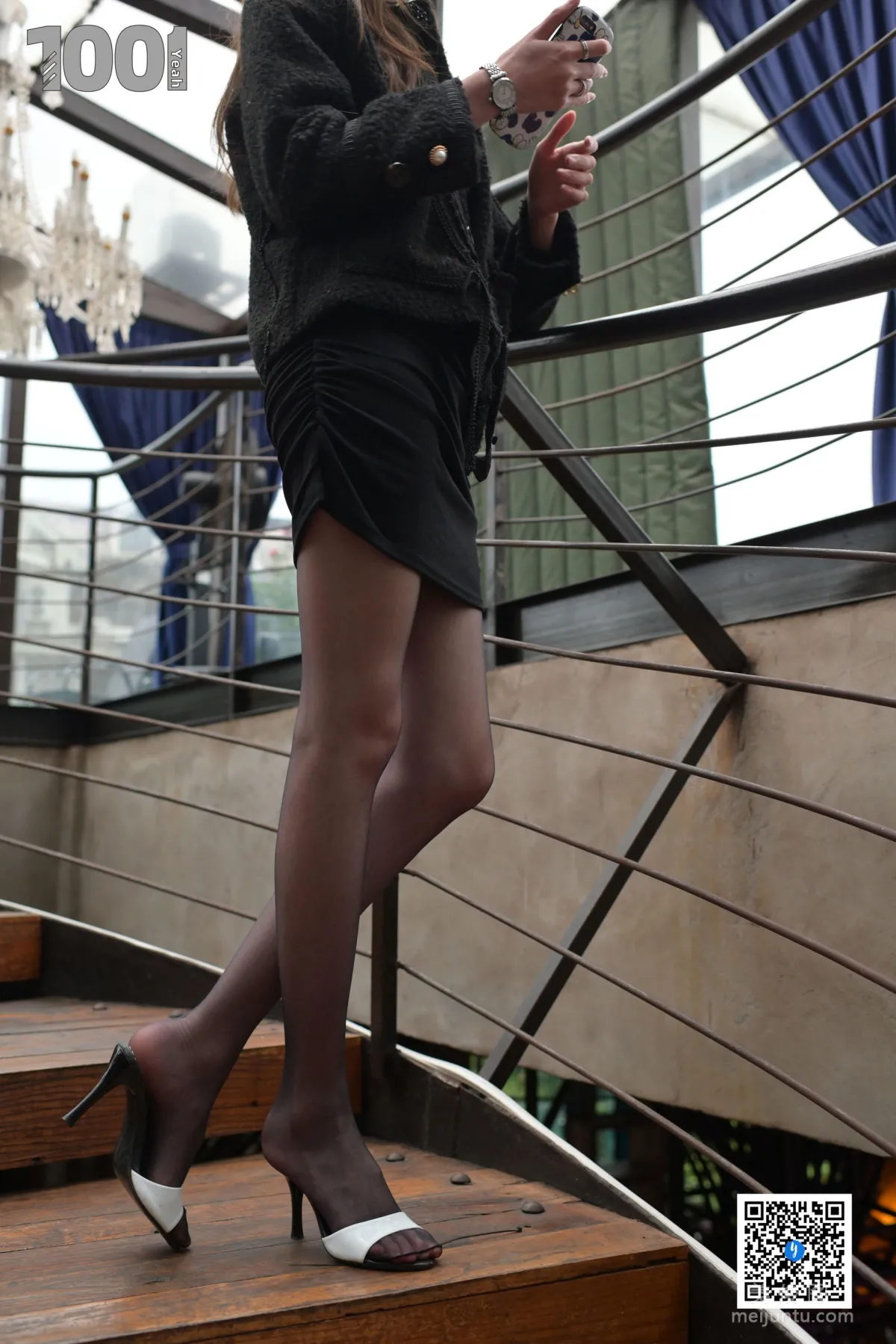 [IESS异思趣向] NO.184  草莓《楼梯的拐角处1》  丝袜美腿写真55