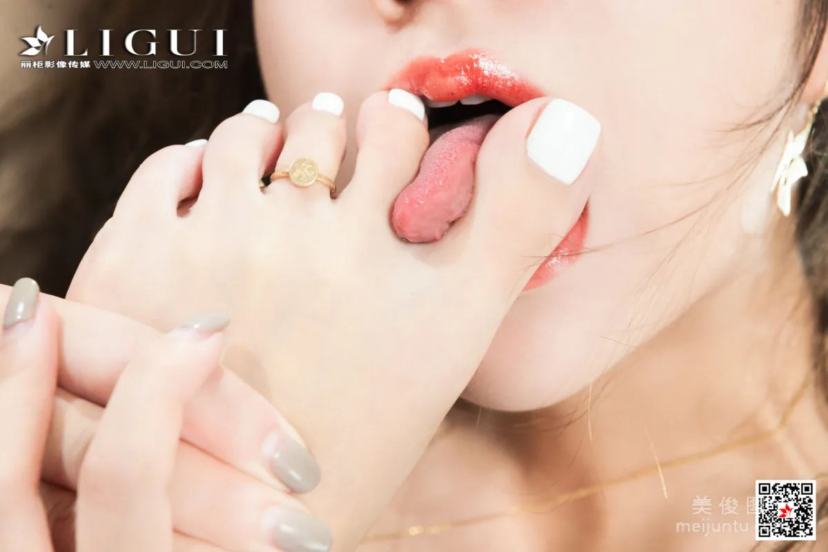 [麗櫃Ligui] 汐汐 《自品絲蓮》絲襪寫真 71