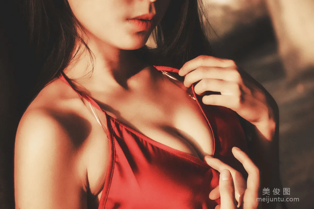 [喵糖映畫] VOL.394 紅色吊帶裙 寫真套圖 33