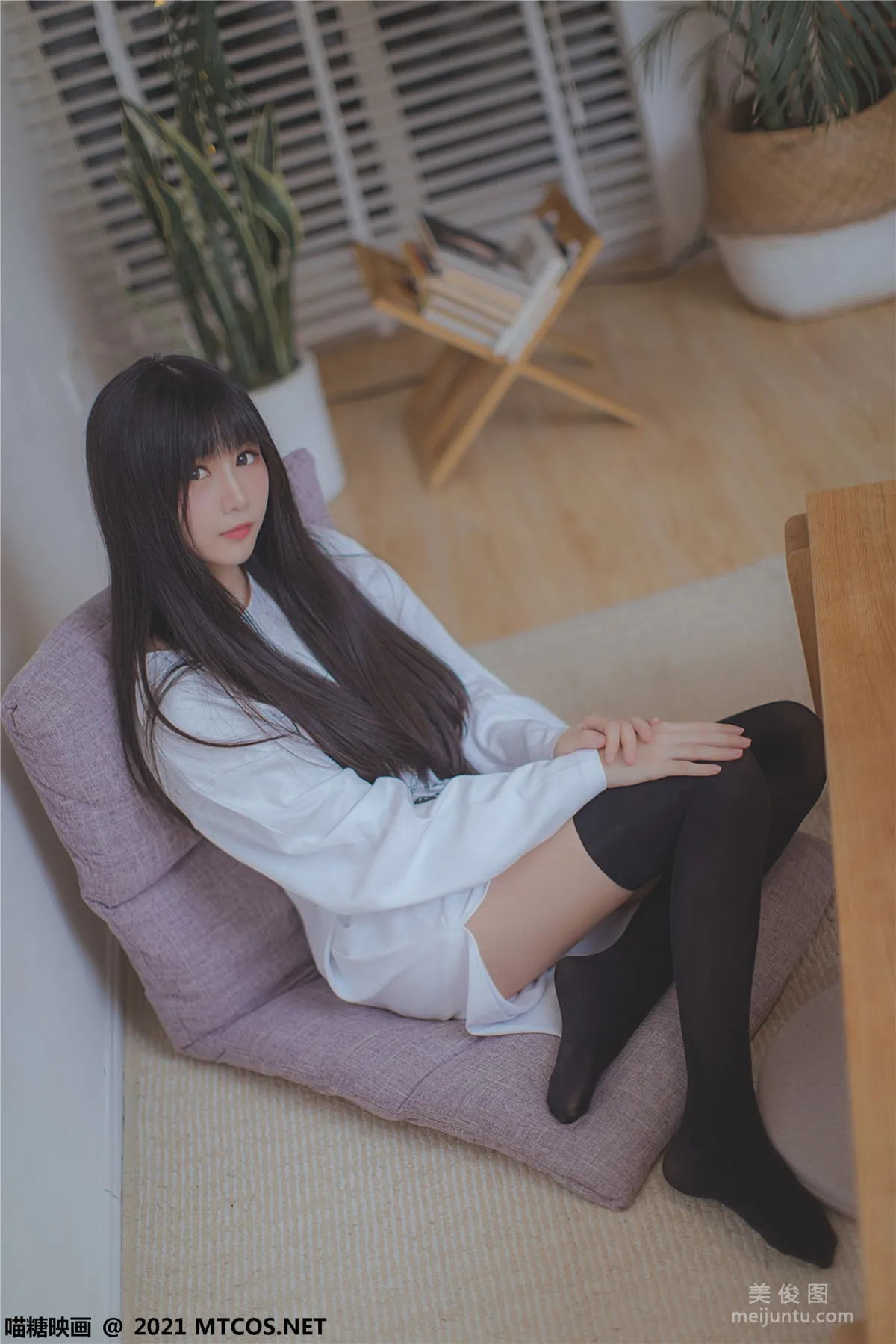 [喵糖映畫] VOL.403 夏日白T 寫真套圖 18
