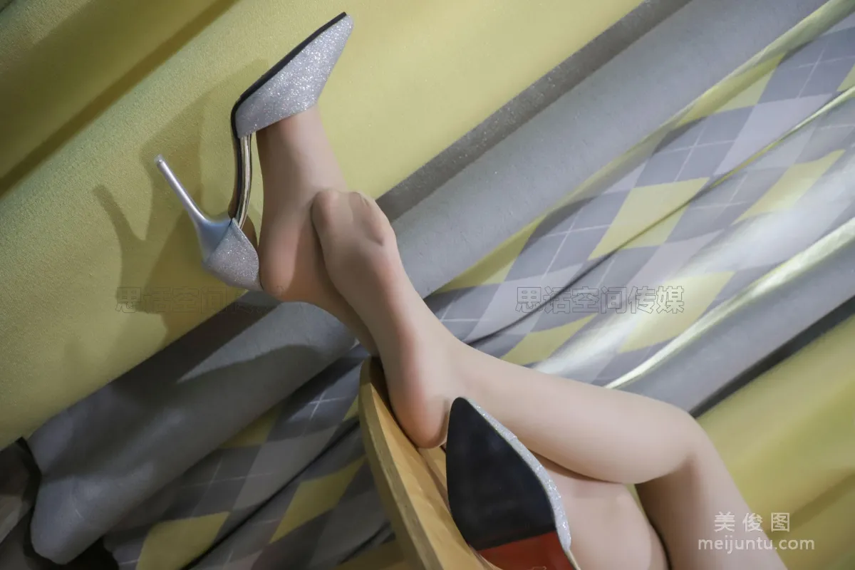 [思話SiHua] SJ007 露露 - 桌上的元氣女孩 5