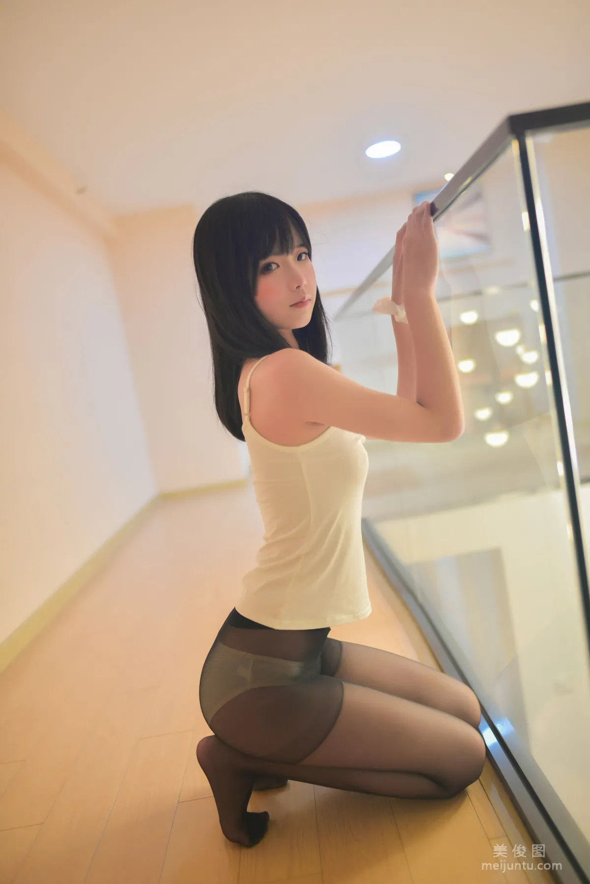 微博正妹像個傻依 -學妹黑絲 17