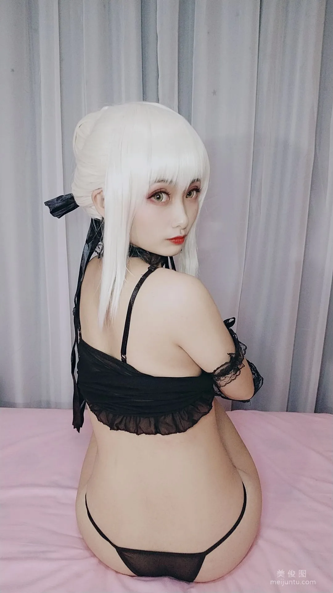 动漫博主洛璃LoLiSAMA - 黑呆睡衣王座 写真套图18