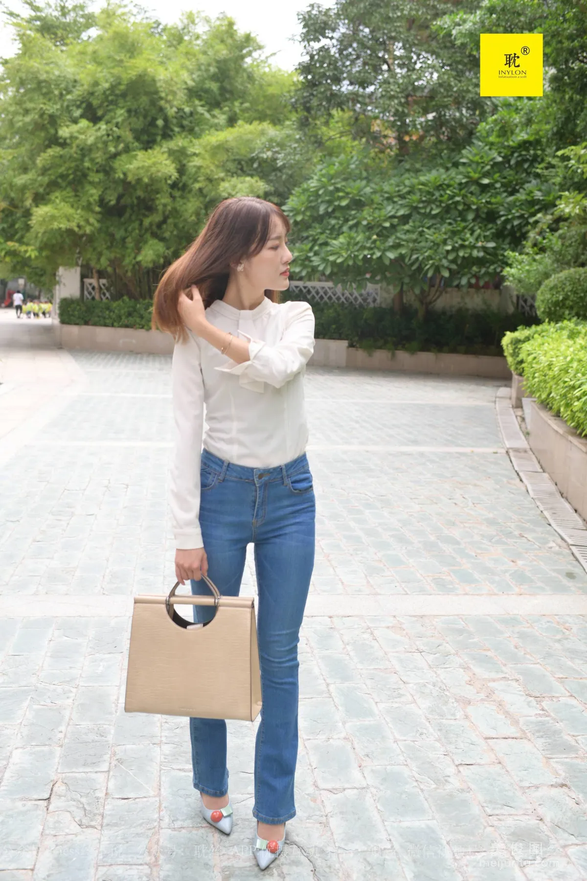 [IESS异思趣向]第N种幻想 婉萍的一天④ 丝袜美腿套图2
